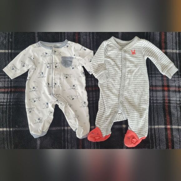 Boys size newborn 2 pair button up footie pajamas - Picture 1 of 2